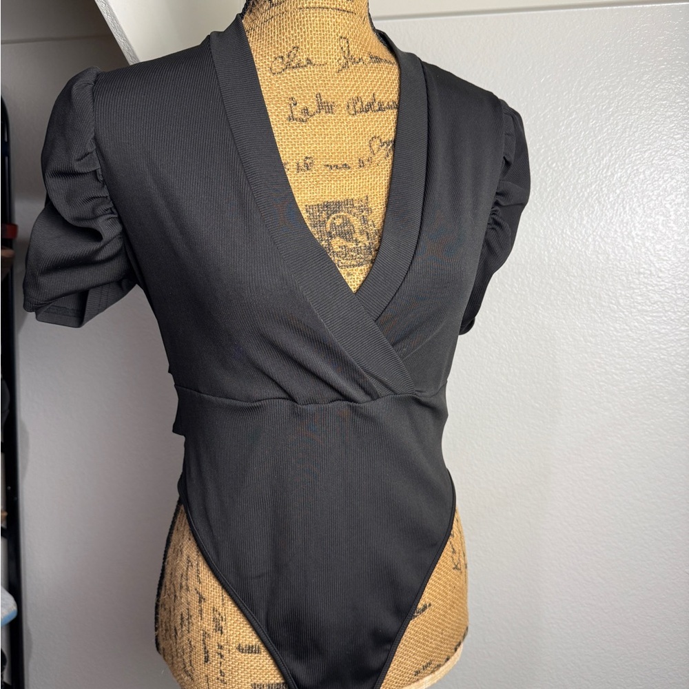 SHEIN Black Wrap Puff Sleeve Bodysuit